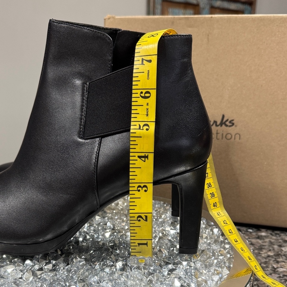 Clarks Amber rise Black leather Heeled Ankle Boots NEW 11M - Picture 12 of 14